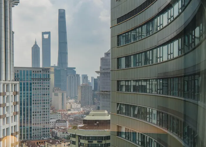 Holiday Inn Shanghai Nanjing Road, an IHG Hotel