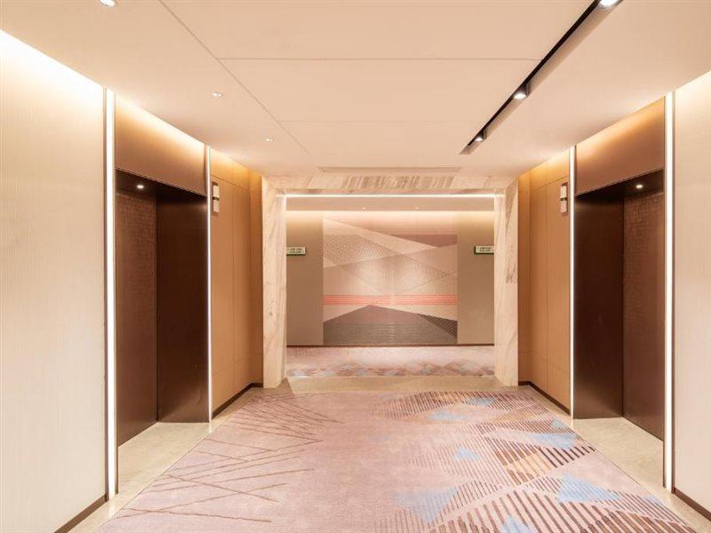 Hotel Nanjing Road, An Ihg 5*