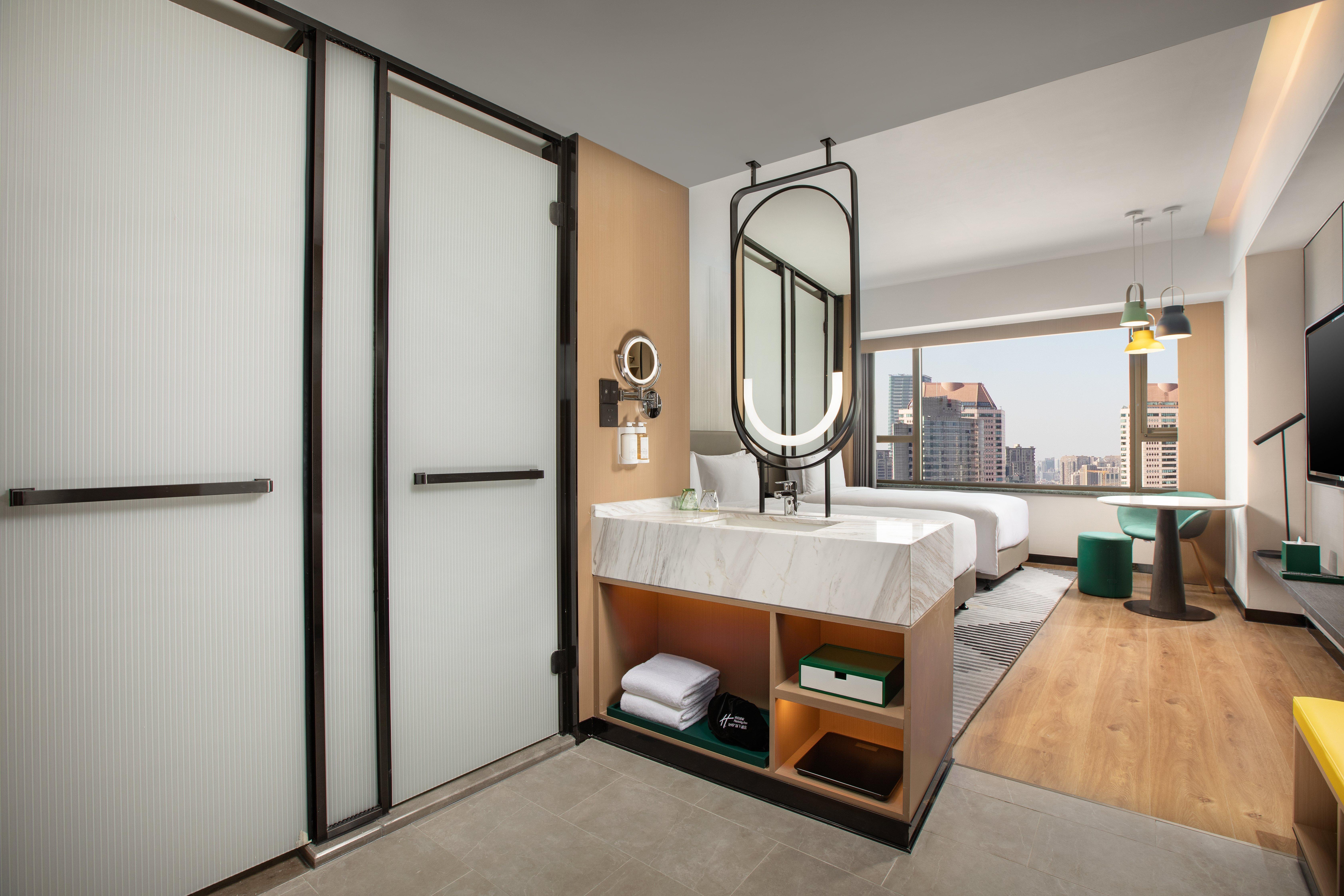 Nanjing Road, An Ihg 5* Shanghai