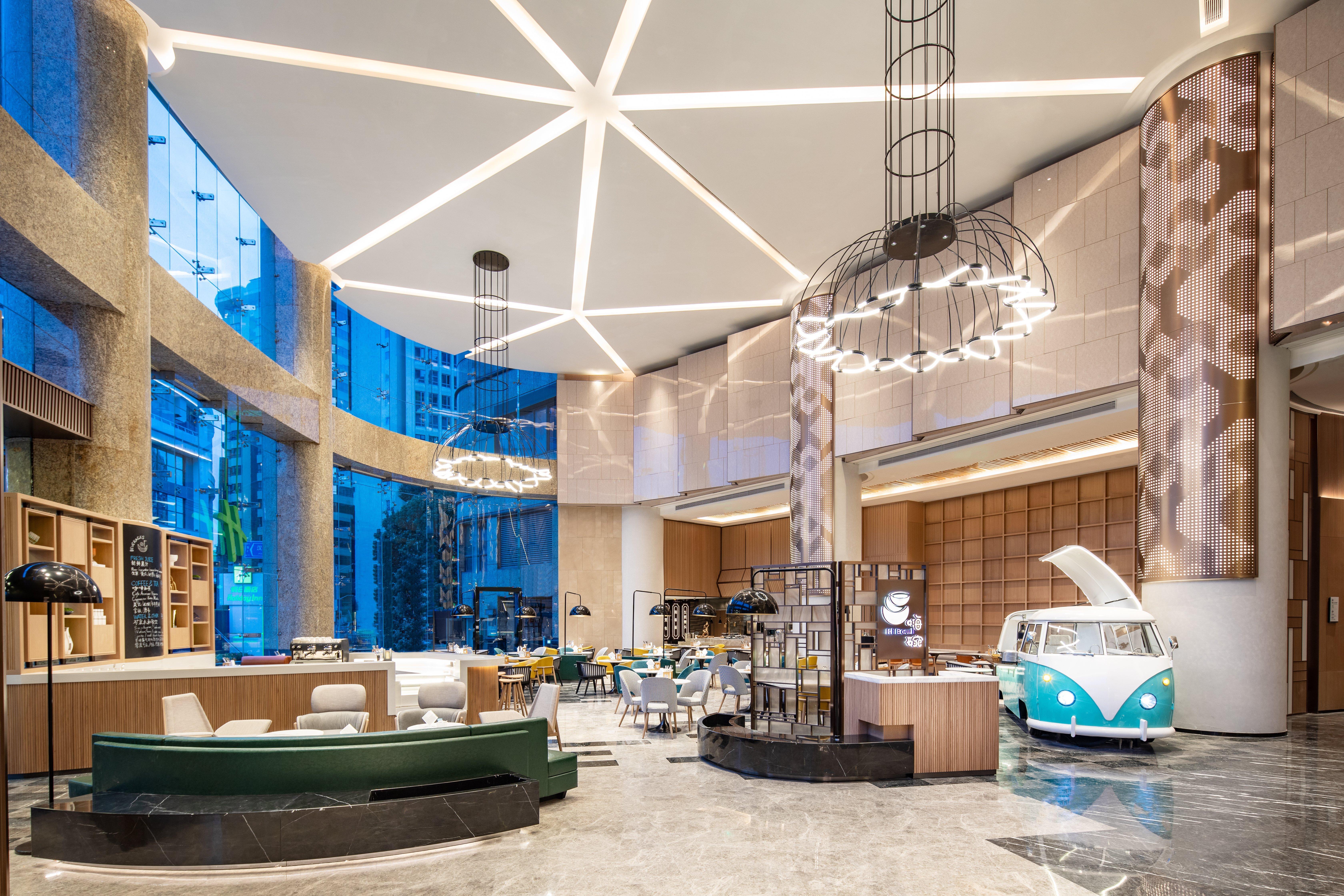 Nanjing Road, An Ihg 5* Shanghai